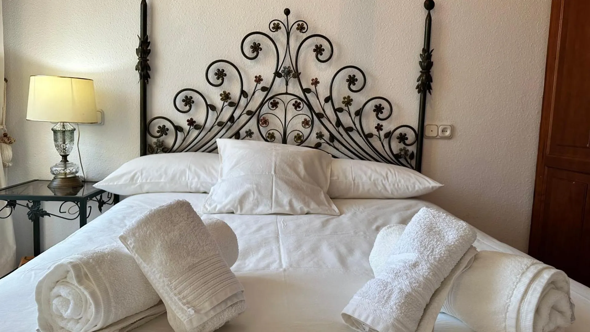 Апартаменты Apartamento Malagueta 2 Dormitorios Малага